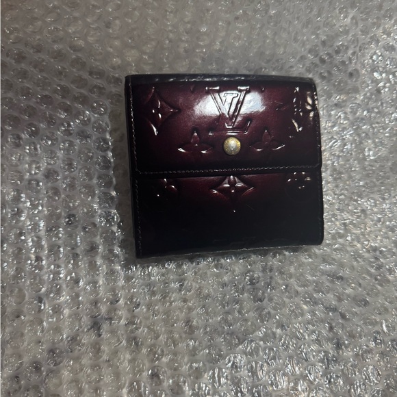 Louis Vuitton Vernis Amarante Monogram Envelope - Used - Picture 8 of 10